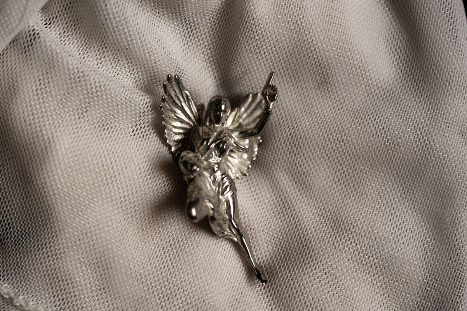 Fallen Angel pendant image 3