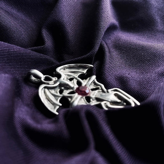 Vampire’s Pendant image 1