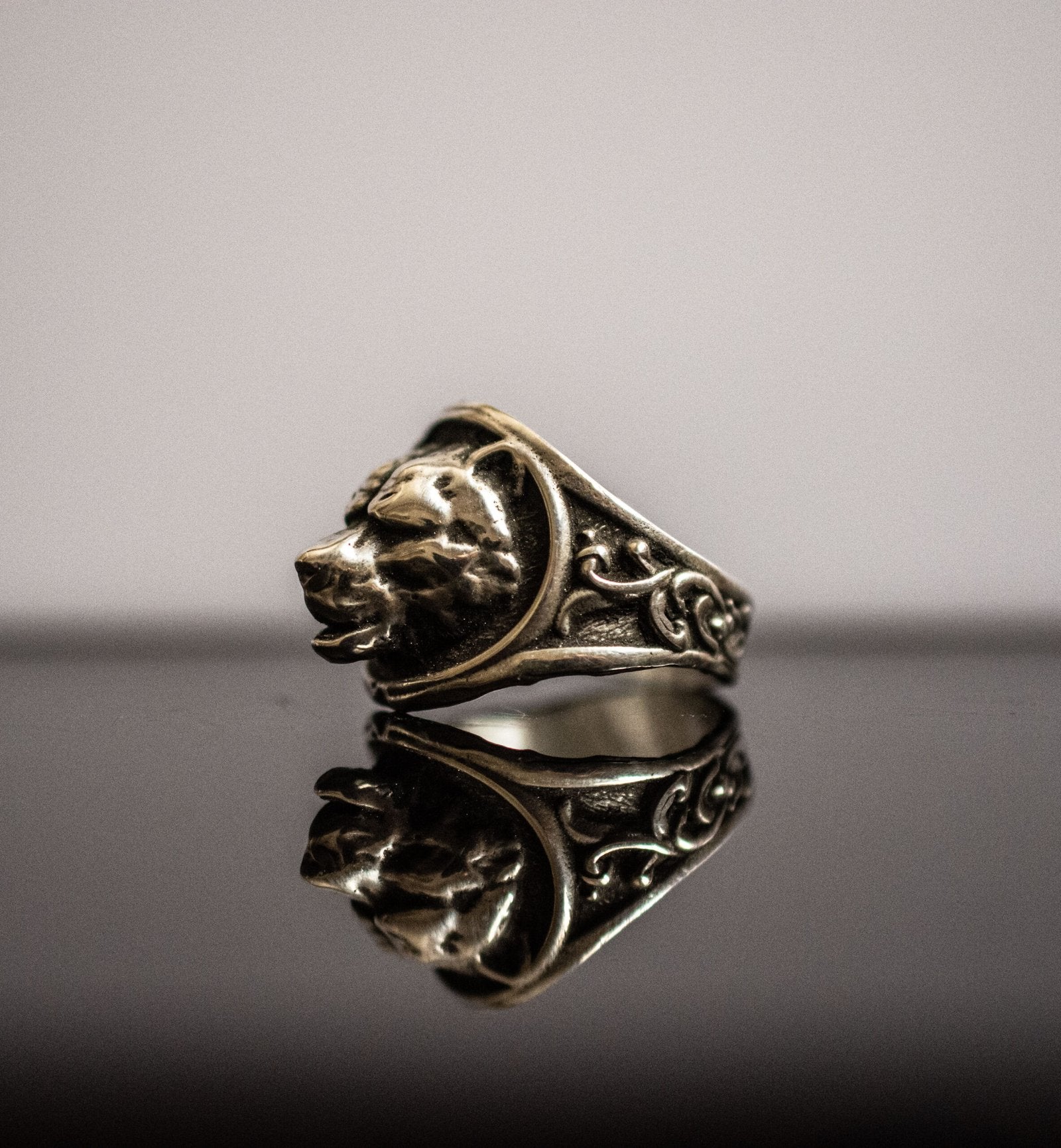 The Old Bear Ring image 3